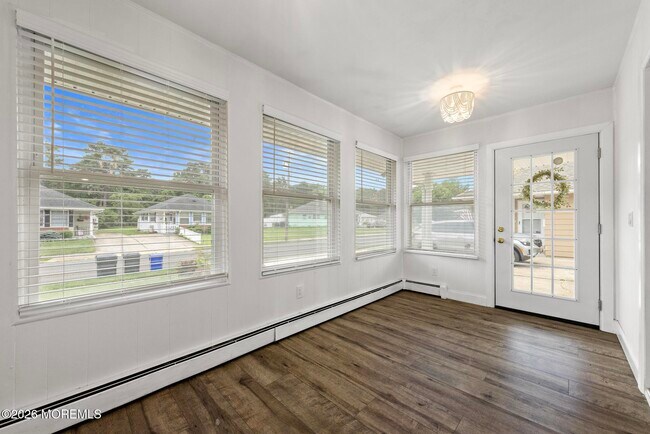 Building Photo - 2264 Hovsons Blvd