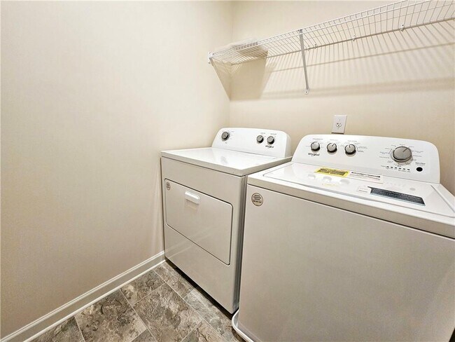 Building Photo - 274 Walnut Grv Wy