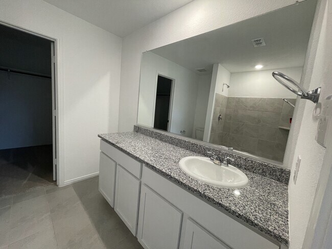 Building Photo - 1524 Vattier