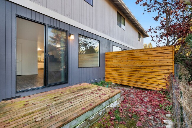 Building Photo - 2109 123rd Ave NE