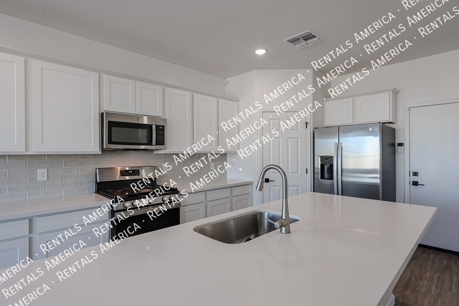 Building Photo - 5528 W McNeil St