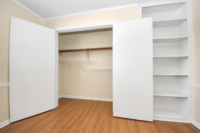Building Photo - 11411 Briar Forest Dr