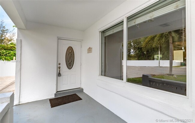 Building Photo - 4500 SW 42nd Ter