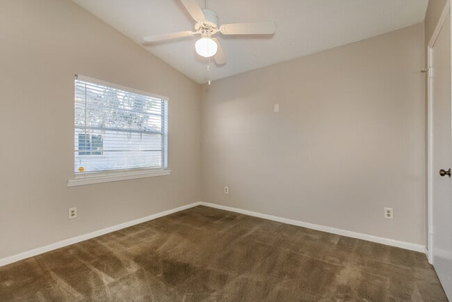 Building Photo - 1012 Cameo Crest Ln