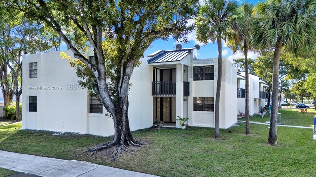 Building Photo - 3620 SW 114th Ave