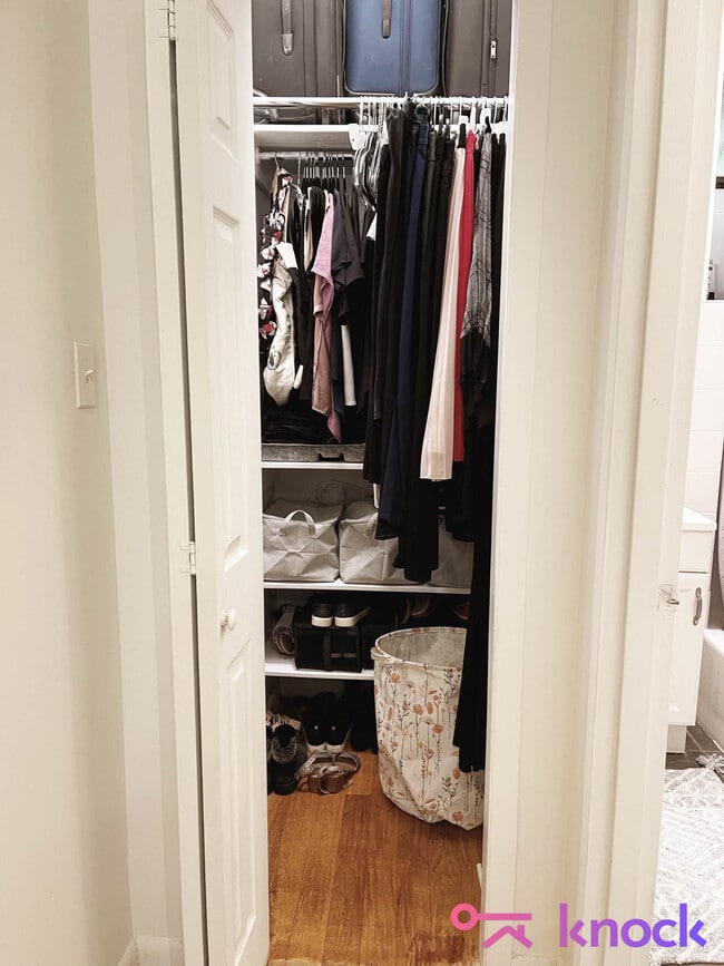 Building Photo - 246 W 22nd St