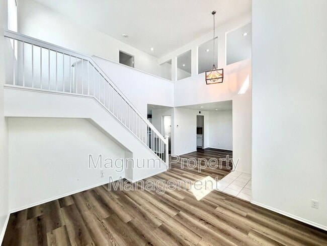 Building Photo - 43391 Calle Morita