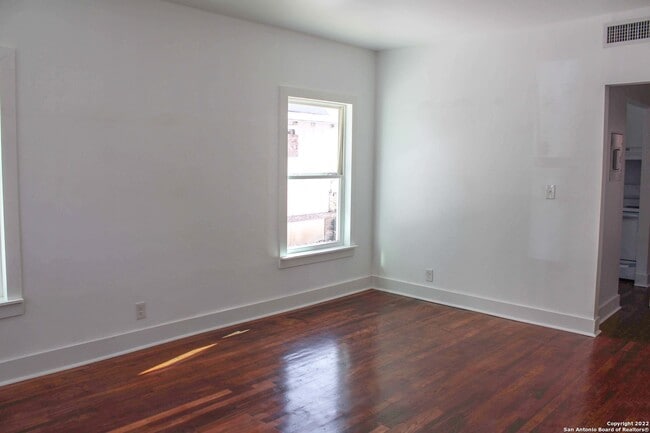 Building Photo - 410 Fulton Ave
