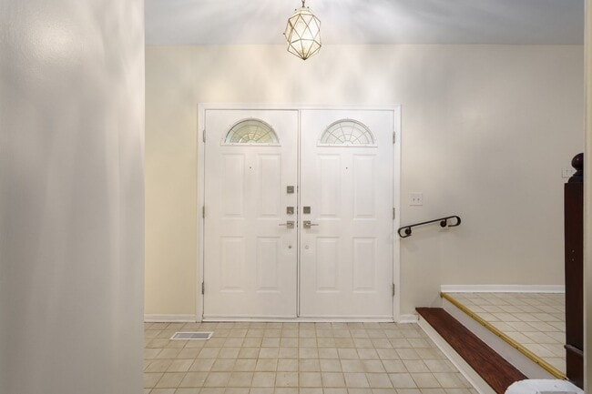 Building Photo - 2377 Williamstown Ct