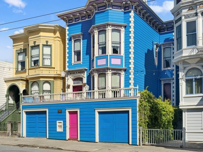 Building Photo - Superb & Historic 4 bedroom 3 & 1/2 bathro...