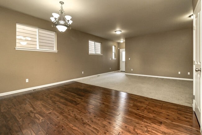 Building Photo - Beautiful Lacey Home with new paint and carpet in Popular Edgewater Community