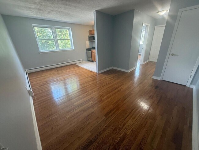 Primary Photo - 711 Plainfield Ave