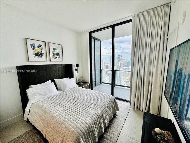 Building Photo - 159 NE 6th St