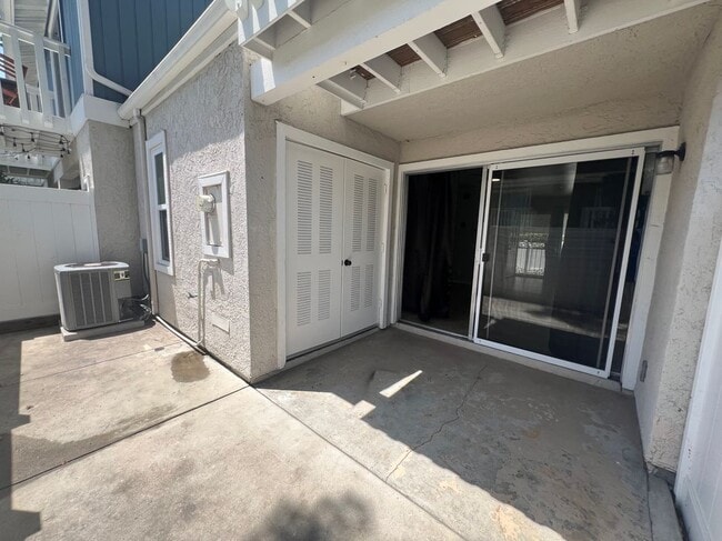 Building Photo - 36 Birchwood Ln