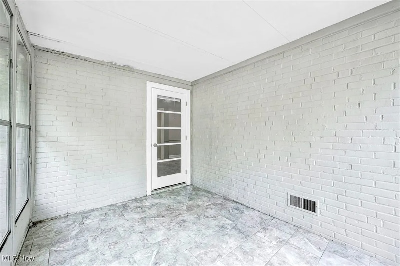 Building Photo - 1009 Renfield Rd
