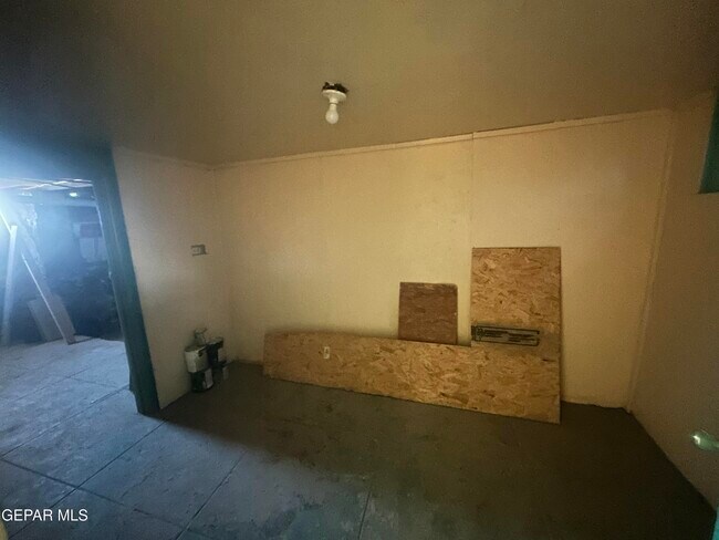 Building Photo - 1546 Upson Dr