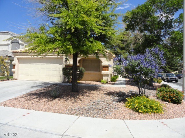 Building Photo - 2050 Club Crest Way