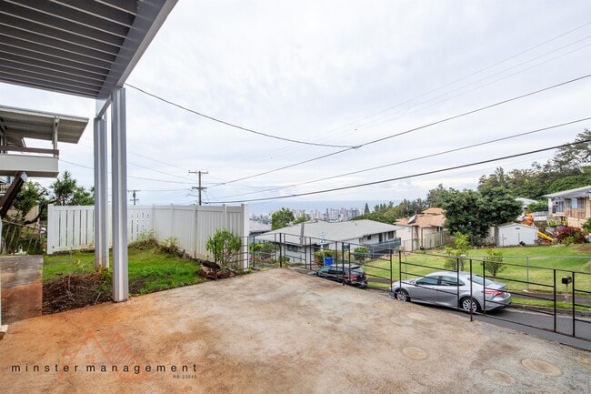 Building Photo - 2569 Peter St