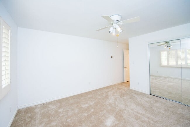 Building Photo - Remodeled Seal Beach Condo
