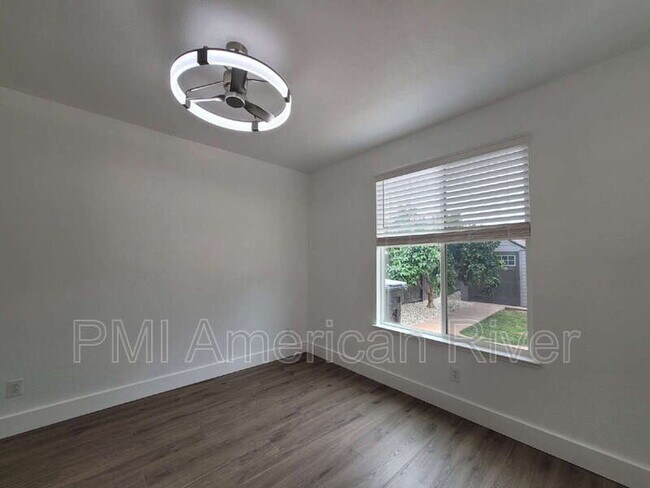 Building Photo - 4265 Thalia Way