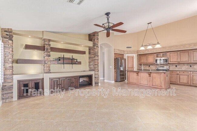 Building Photo - 1028 E Orchid Ln