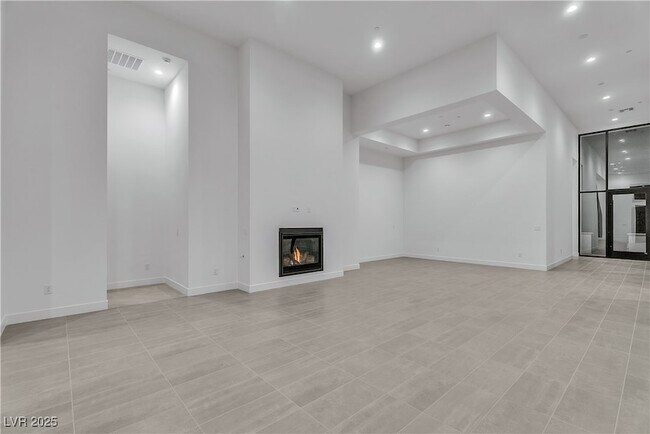 Building Photo - 10739 Agate Clfs Ave
