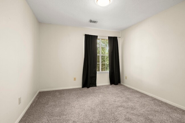 Building Photo - 16303 Lakestone Dr