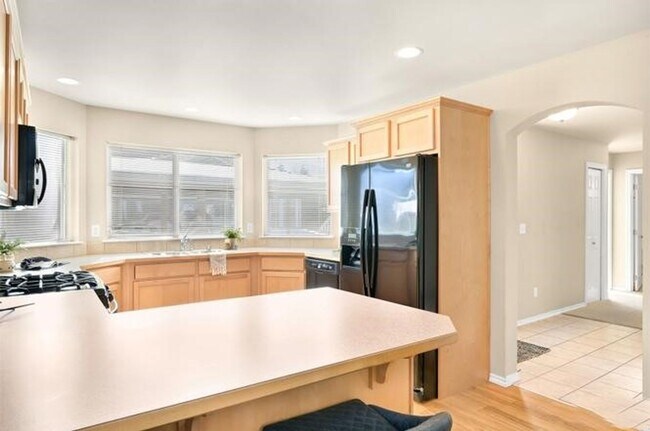 Building Photo - 4160 Deemer Rd