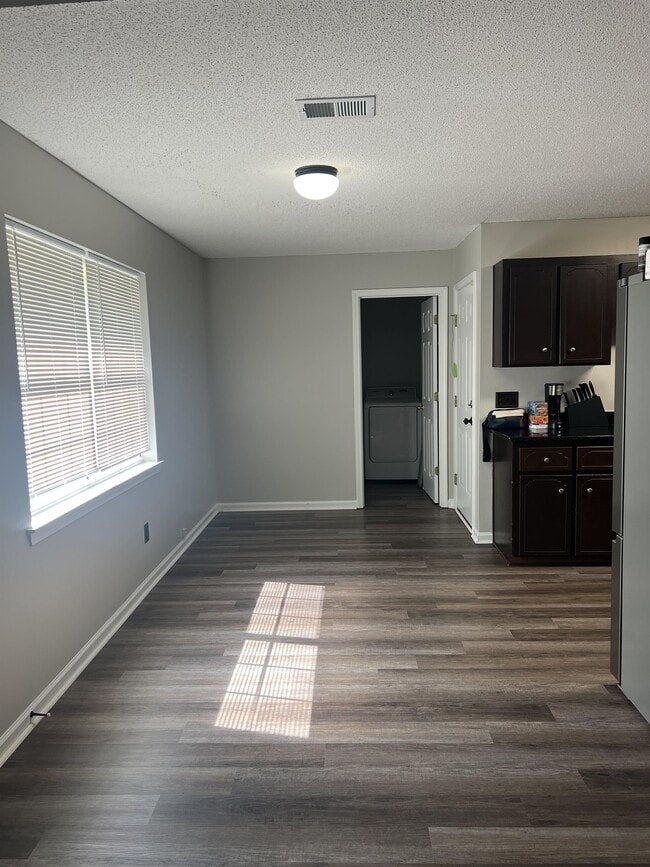 Building Photo - 822 Waterfield Dr