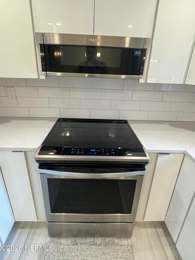 Building Photo - 695 Jimmy Buffett Mem Hwy