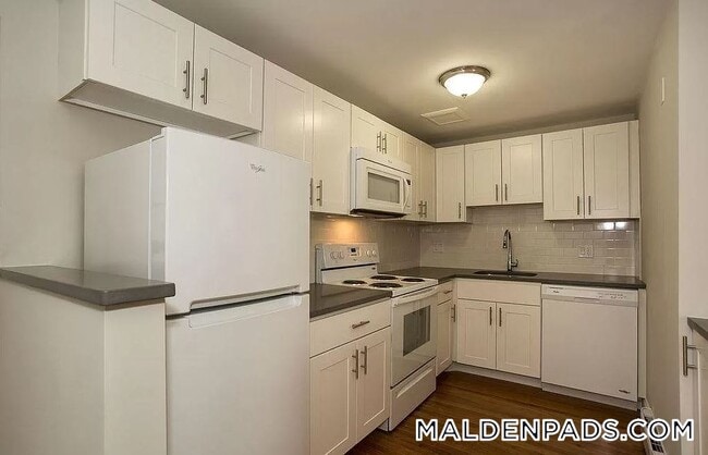 Building Photo - 134 Summer St