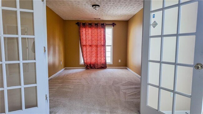 Building Photo - 2760 Rusticwood Dr SW