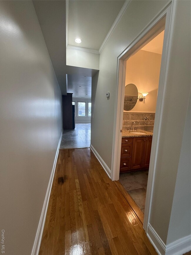 Building Photo - 123 Main St