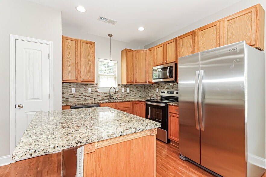 Building Photo - 1303 Shetland Dr
