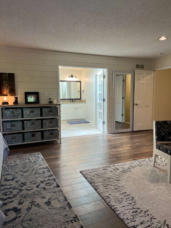 Building Photo - 10739 E Crestridge Cir