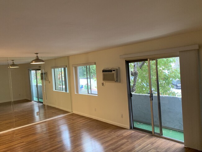 Building Photo - 1351 N Orange Dr