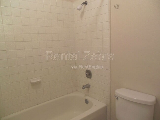 Building Photo - 1205 Kelso St