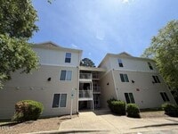 Building Photo - 4 Bed 4 Bath Condo Available for Late July Move in! Washer/Dryer Included! Parking included!