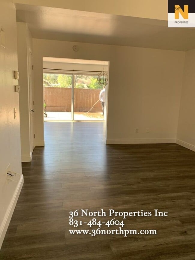 Building Photo - Remodeled 3 bed/2 bath Sunny Creekside Con...