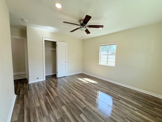 Building Photo - 207 Tidwell Rd
