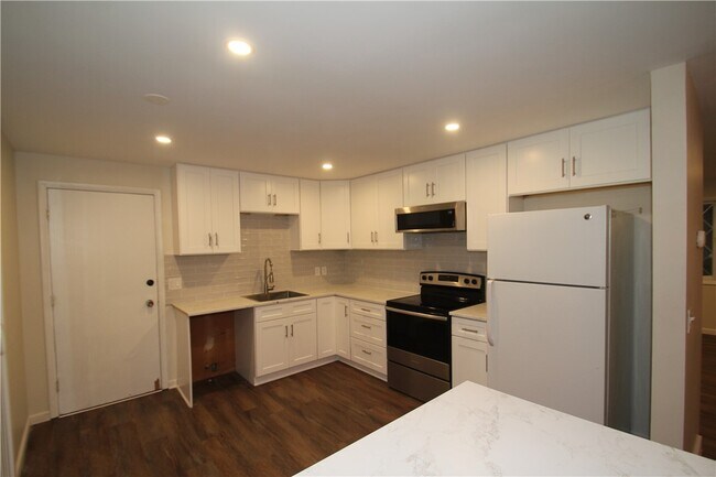 Building Photo - 34 Bright Oaks Dr