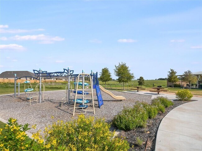 Building Photo - 104 Hackberry Ln