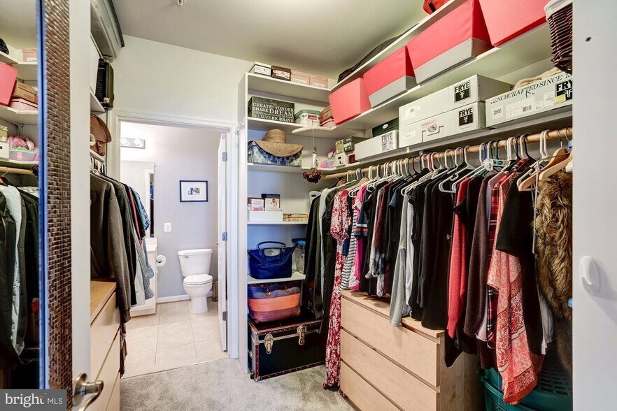 Building Photo - 21228 McFadden Sq