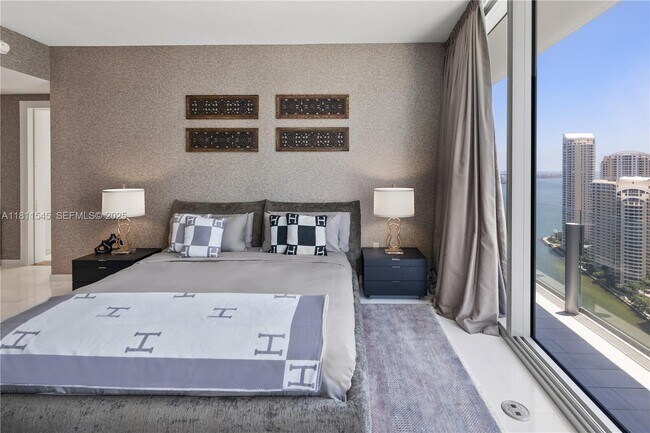 Building Photo - 300 Biscayne Blvd Way