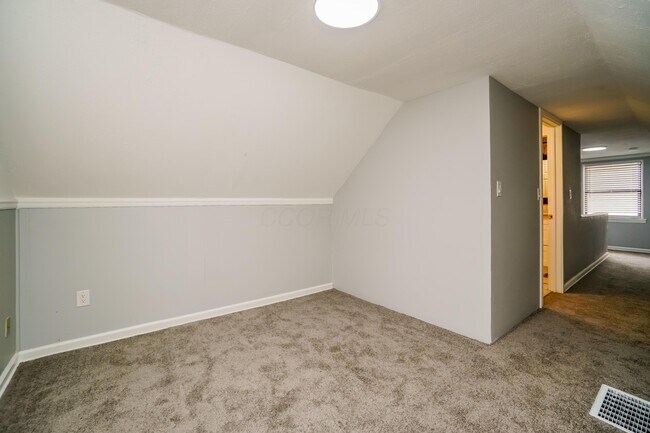 Building Photo - 3307 Eisenhower Rd