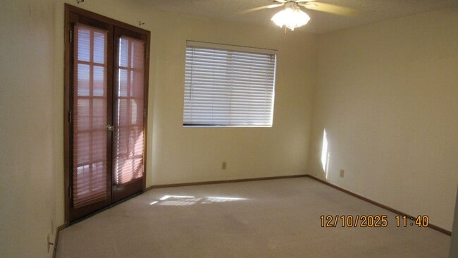 Building Photo - 2 Bed 2 Bath with Lake View