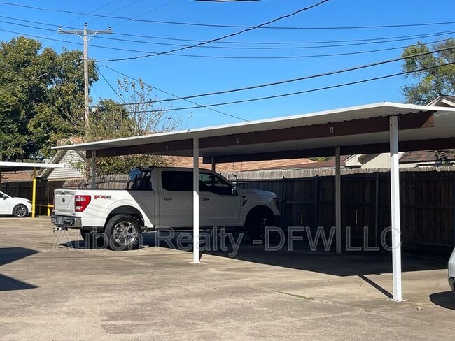 Building Photo - 5516 Lewis Ct