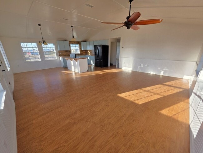 Building Photo - 405 Blue Water Blvd