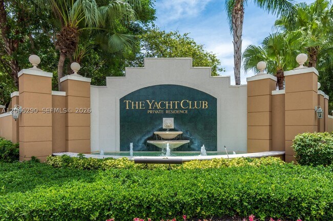 Building Photo - 19655 E Country Club Dr