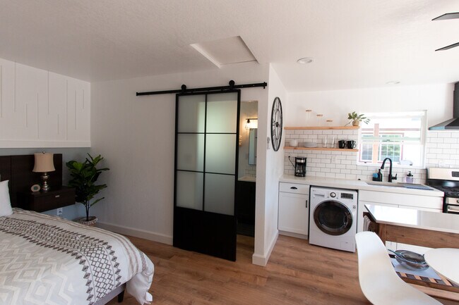 Building Photo - 3390 Cutlas Ct